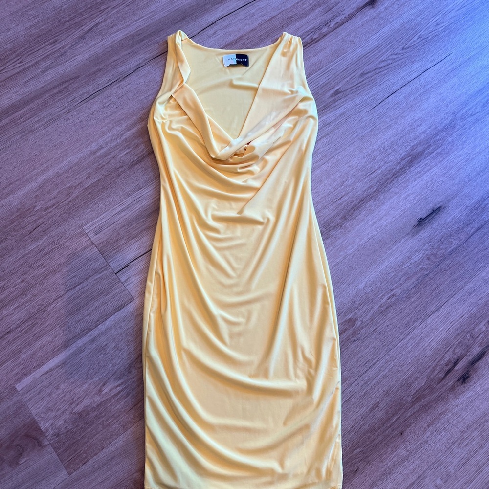 Chic Yellow Midi Dress